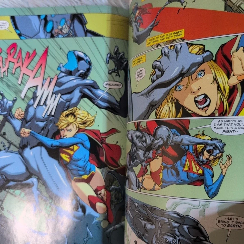 Lot‎ Of 4 Captain Marvel Supergirl Marvel Comics DC Comics Illustrated